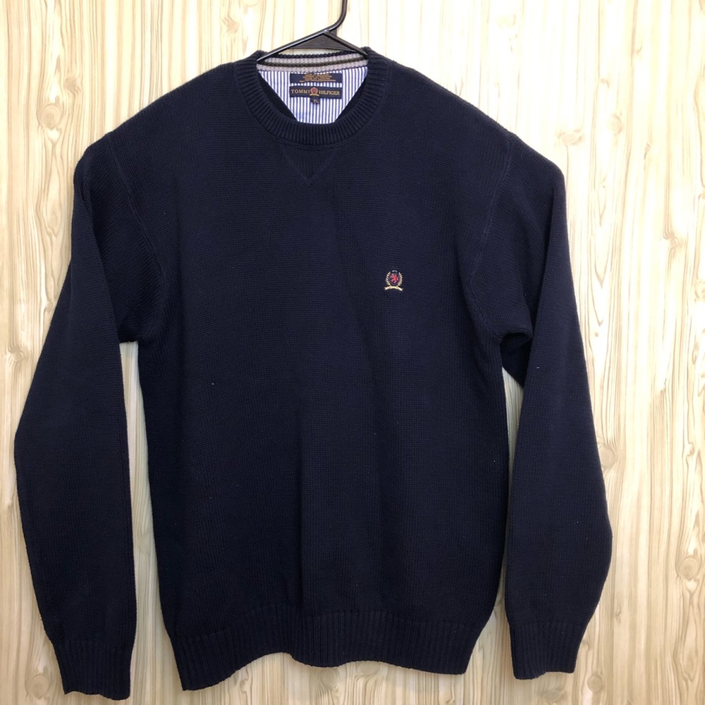 Tommy Hilfiger Knit Sweater Classic Lion crest.